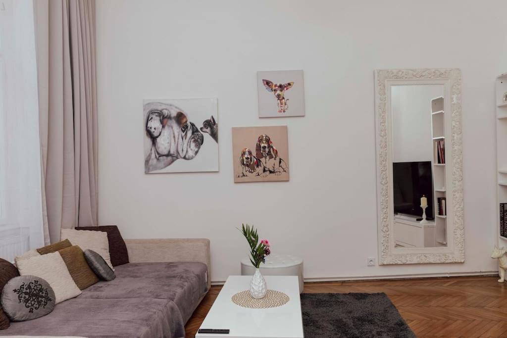 Modern Stylish Comfortable 2 Bedroom Apartment ウィーン エクステリア 写真