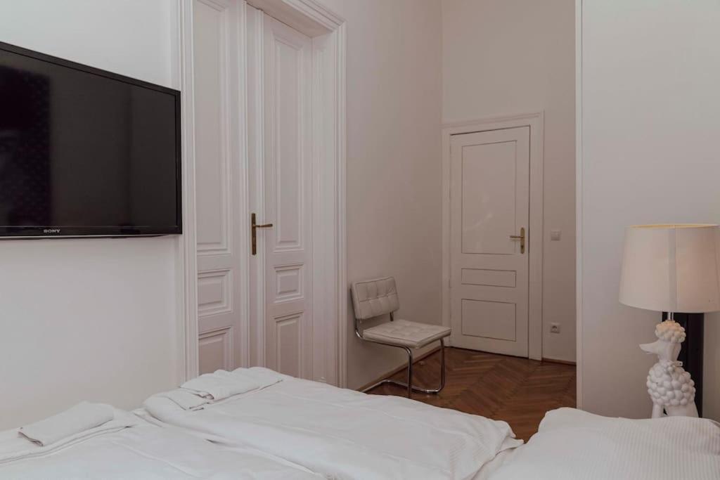 Modern Stylish Comfortable 2 Bedroom Apartment ウィーン エクステリア 写真