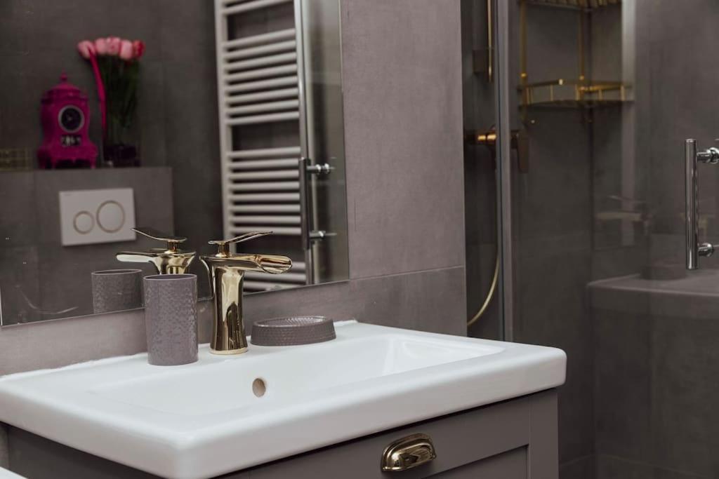 Modern Stylish Comfortable 2 Bedroom Apartment ウィーン エクステリア 写真