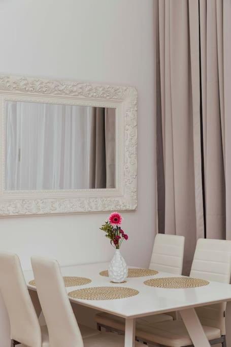 Modern Stylish Comfortable 2 Bedroom Apartment ウィーン エクステリア 写真