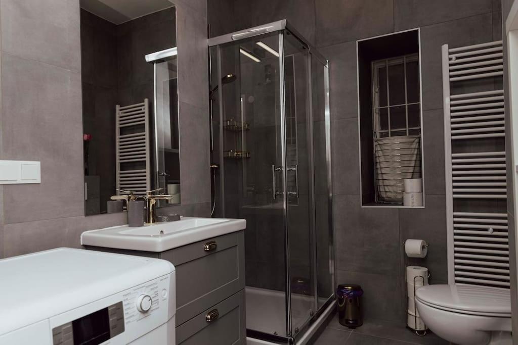 Modern Stylish Comfortable 2 Bedroom Apartment ウィーン エクステリア 写真