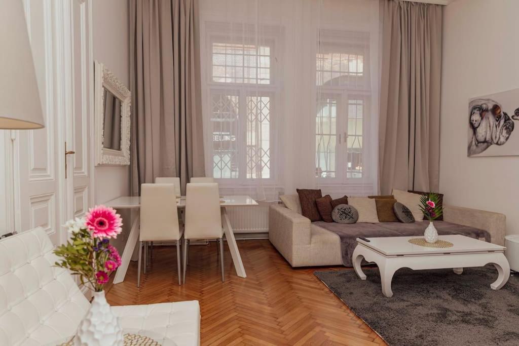 Modern Stylish Comfortable 2 Bedroom Apartment ウィーン エクステリア 写真