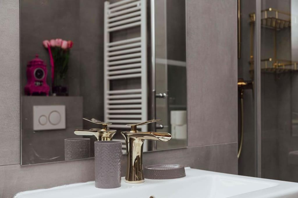 Modern Stylish Comfortable 2 Bedroom Apartment ウィーン エクステリア 写真