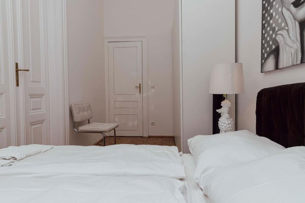 Modern Stylish Comfortable 2 Bedroom Apartment ウィーン エクステリア 写真