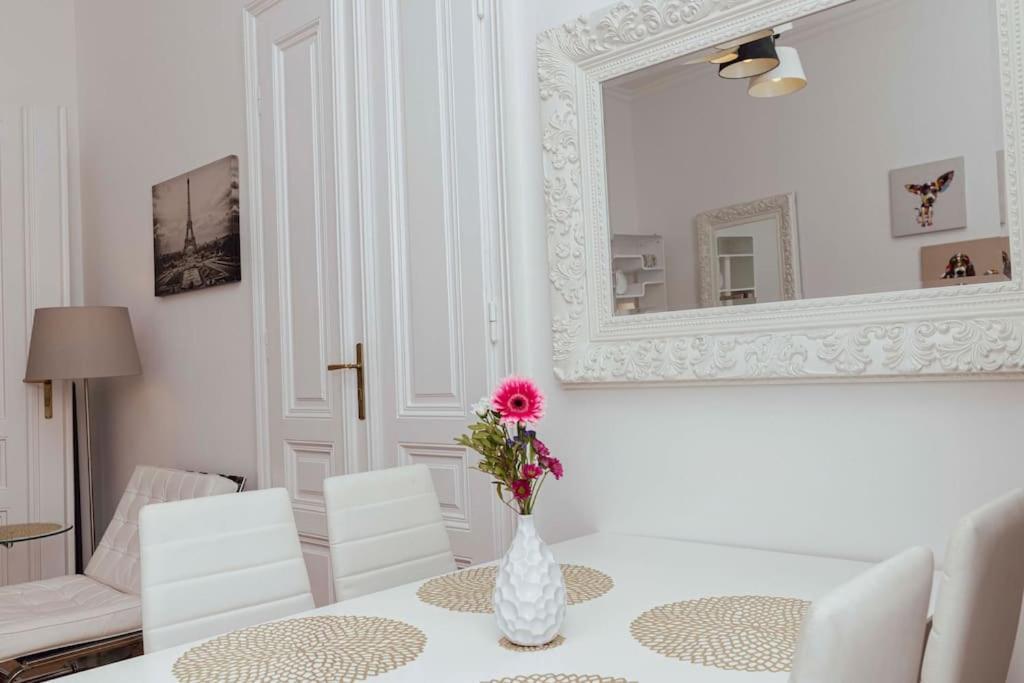 Modern Stylish Comfortable 2 Bedroom Apartment ウィーン エクステリア 写真