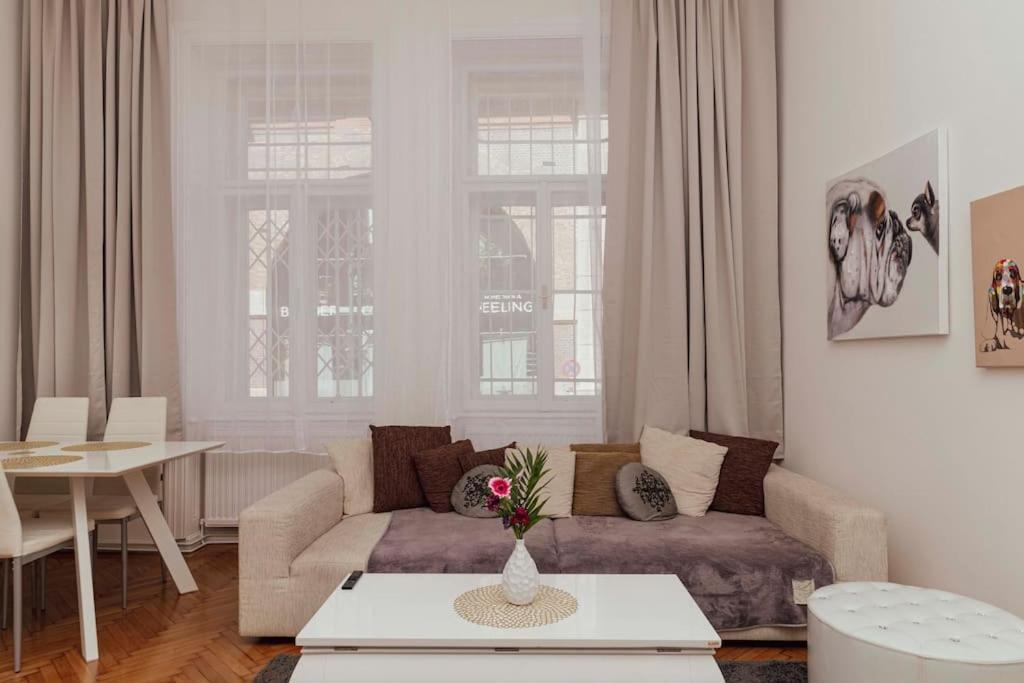 Modern Stylish Comfortable 2 Bedroom Apartment ウィーン エクステリア 写真